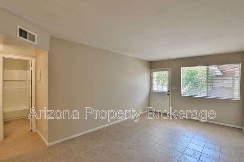 2323 S College Ave #2 - Photo 4 of 13