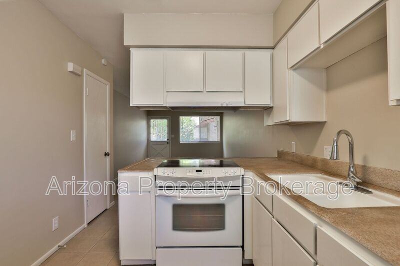 2323 S College Ave #2 - Photo 6 of 13