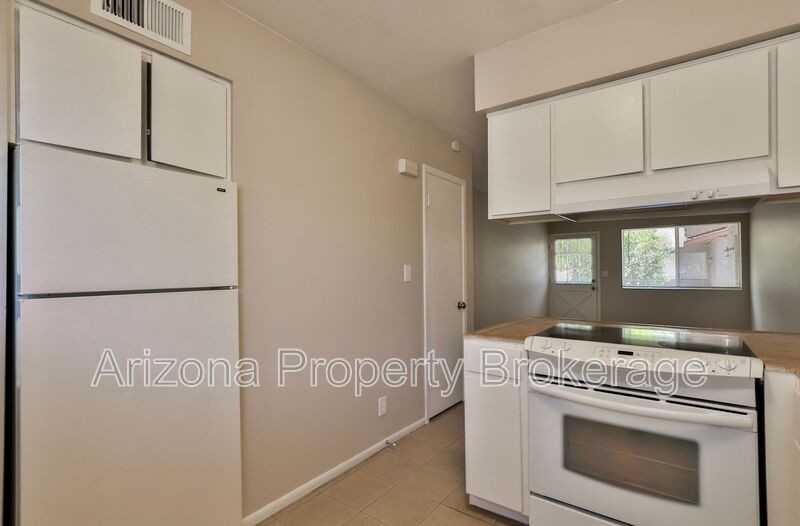 2323 S College Ave #2 - Photo 7 of 13
