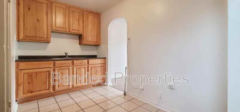 8630-8644 Ws - Photo 3 of 10