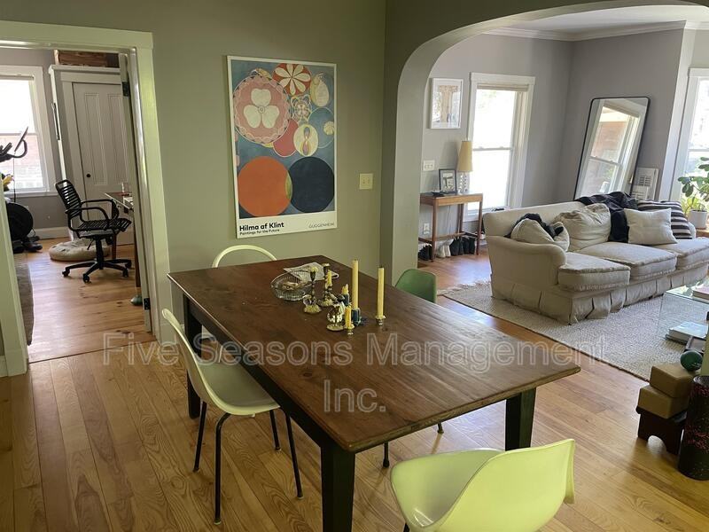 76 Park St - Photo 6 of 9