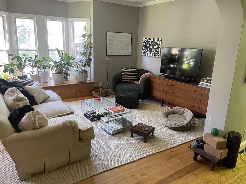 76 Park St - Photo 7 of 9