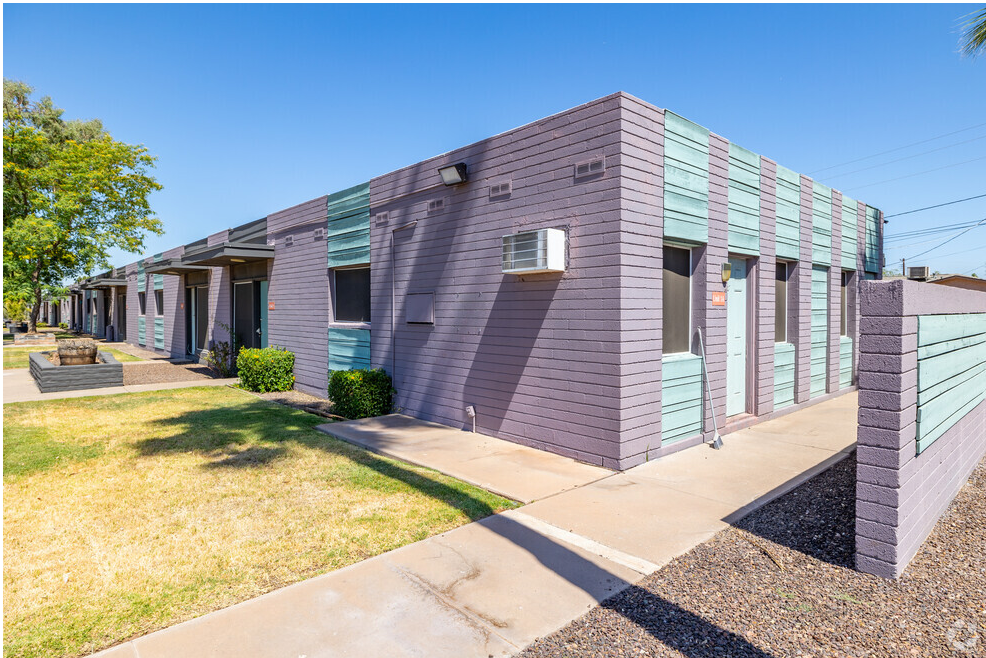 Lyndon Lane - Photo 3 of 6