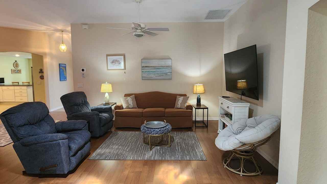 1426 Forest Acres Dr - Photo 4 of 36