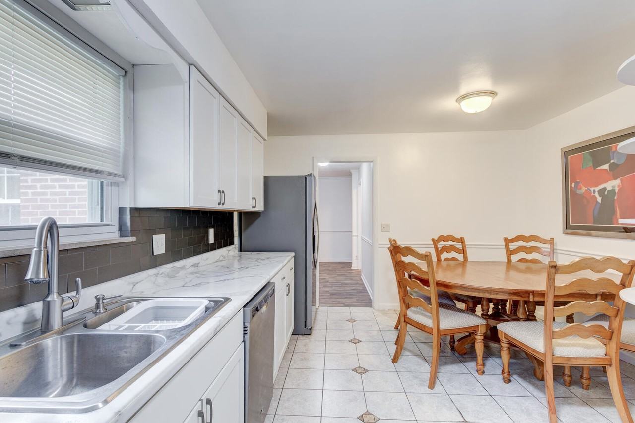 5218 Staughton Drive - Photo 3 of 21