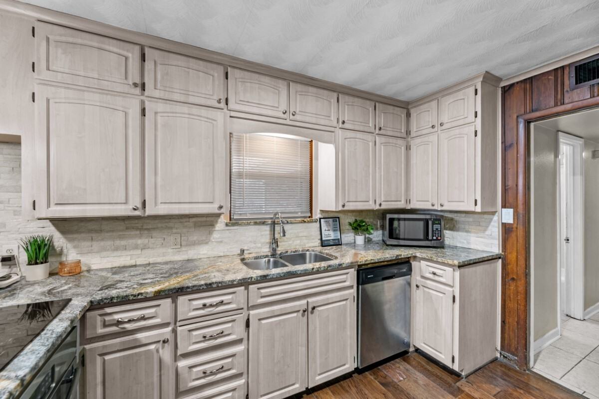 3572 Westfield Avenue - Photo 5 of 19