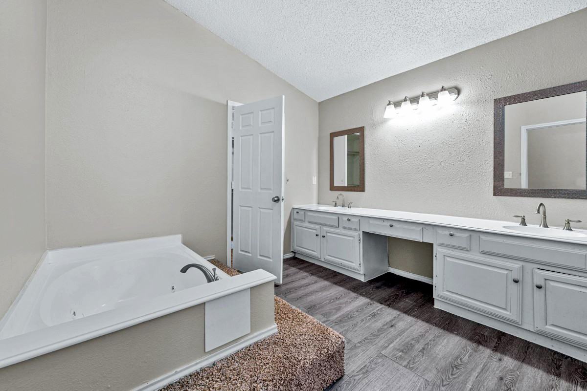 905 Eagle Drive - Photo 7 of 9