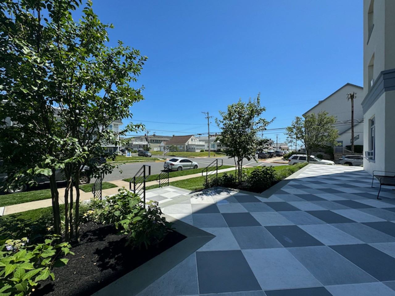 201 LaReine - Photo 2 of 2