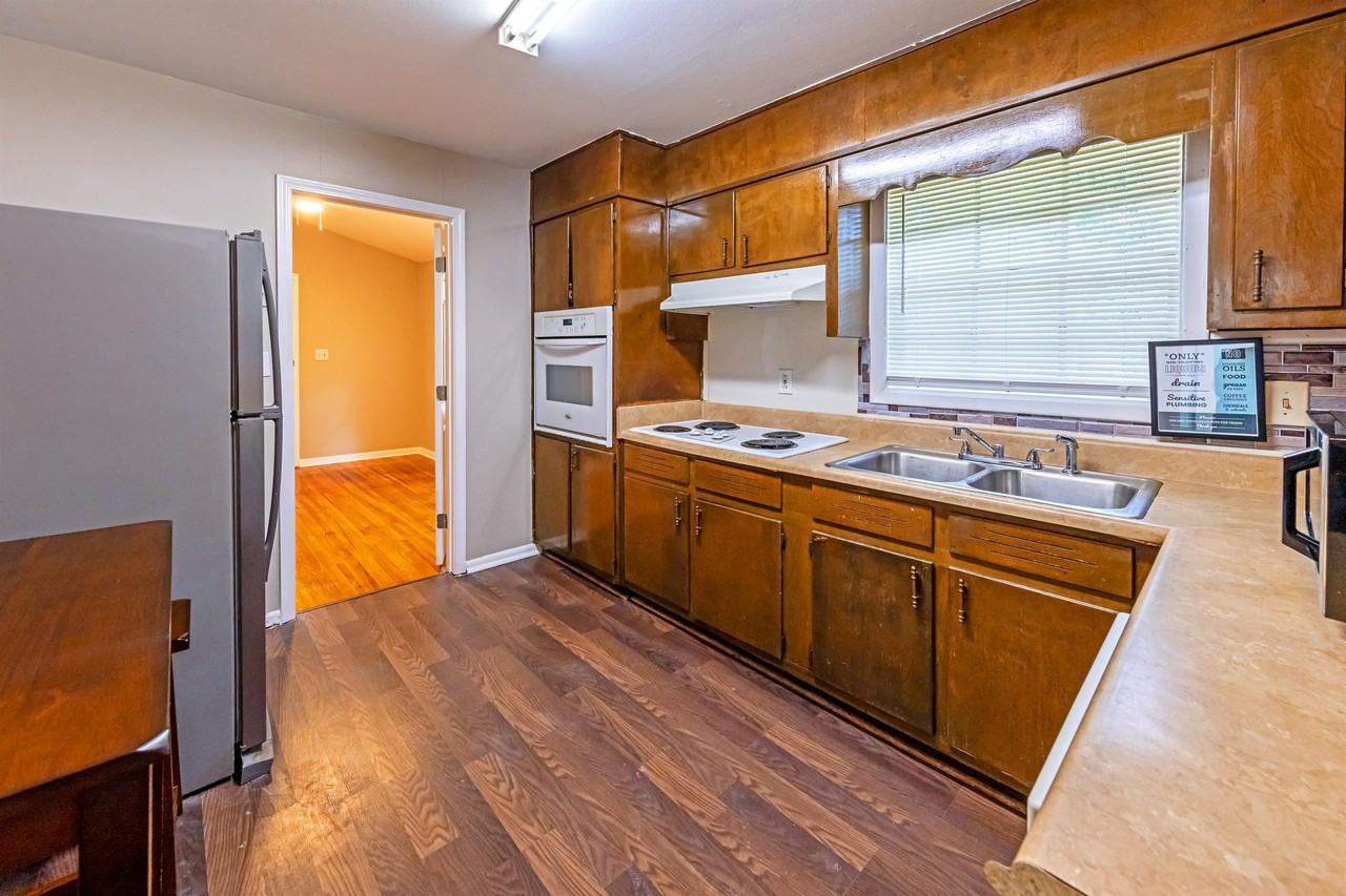 5326 Heather Lane - Photo 3 of 18