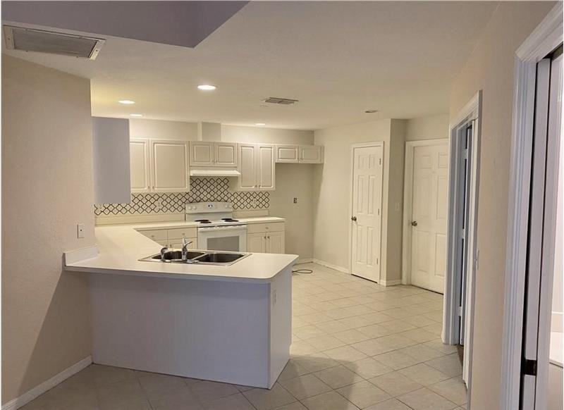 12349 Londonderry Ln - Photo 2 of 9