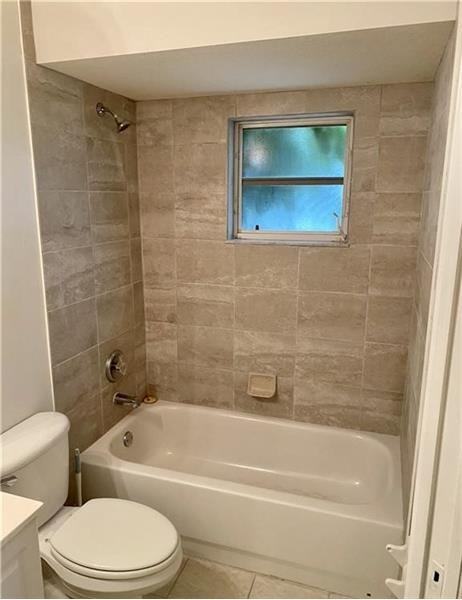 12349 Londonderry Ln - Photo 3 of 9