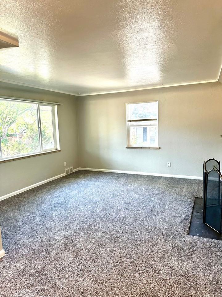 1212 E Uintah St Uppr - Photo 4 of 21