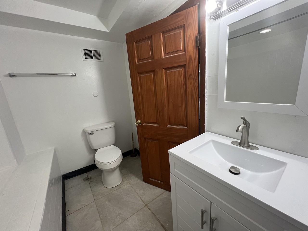 11429-11431 South King Drive - Photo 5 of 6