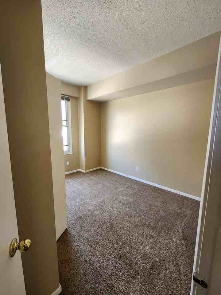 Kensington Tower Apartments - Photo 6 of 41