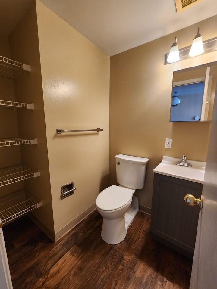 Kensington Tower Apartments - Photo 7 of 12