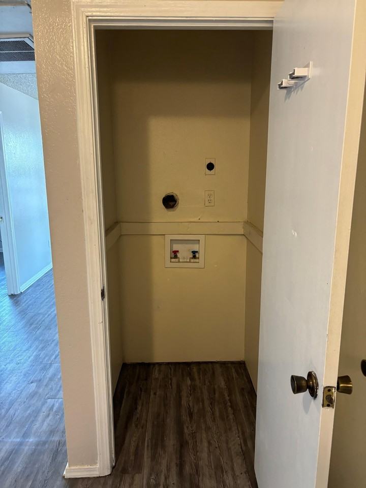 3509 North Nesbitt Ave - Photo 3 of 11