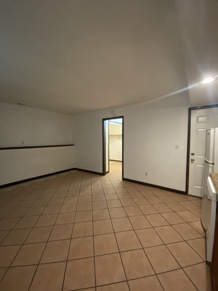 425 West Lawrence Avenue - Photo 3 of 19