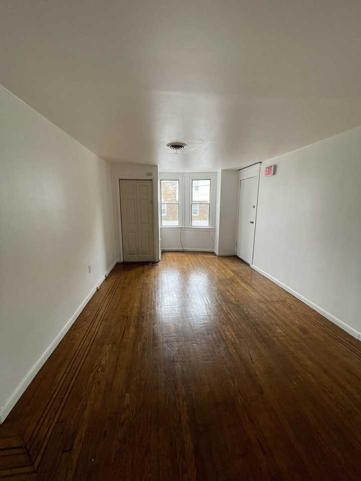 1927 Middleton Street - Photo 3 of 20