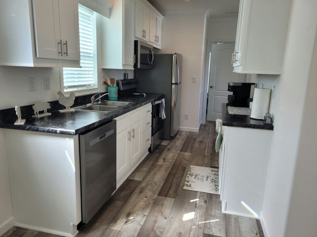 5552 Annette St - Photo 2 of 26