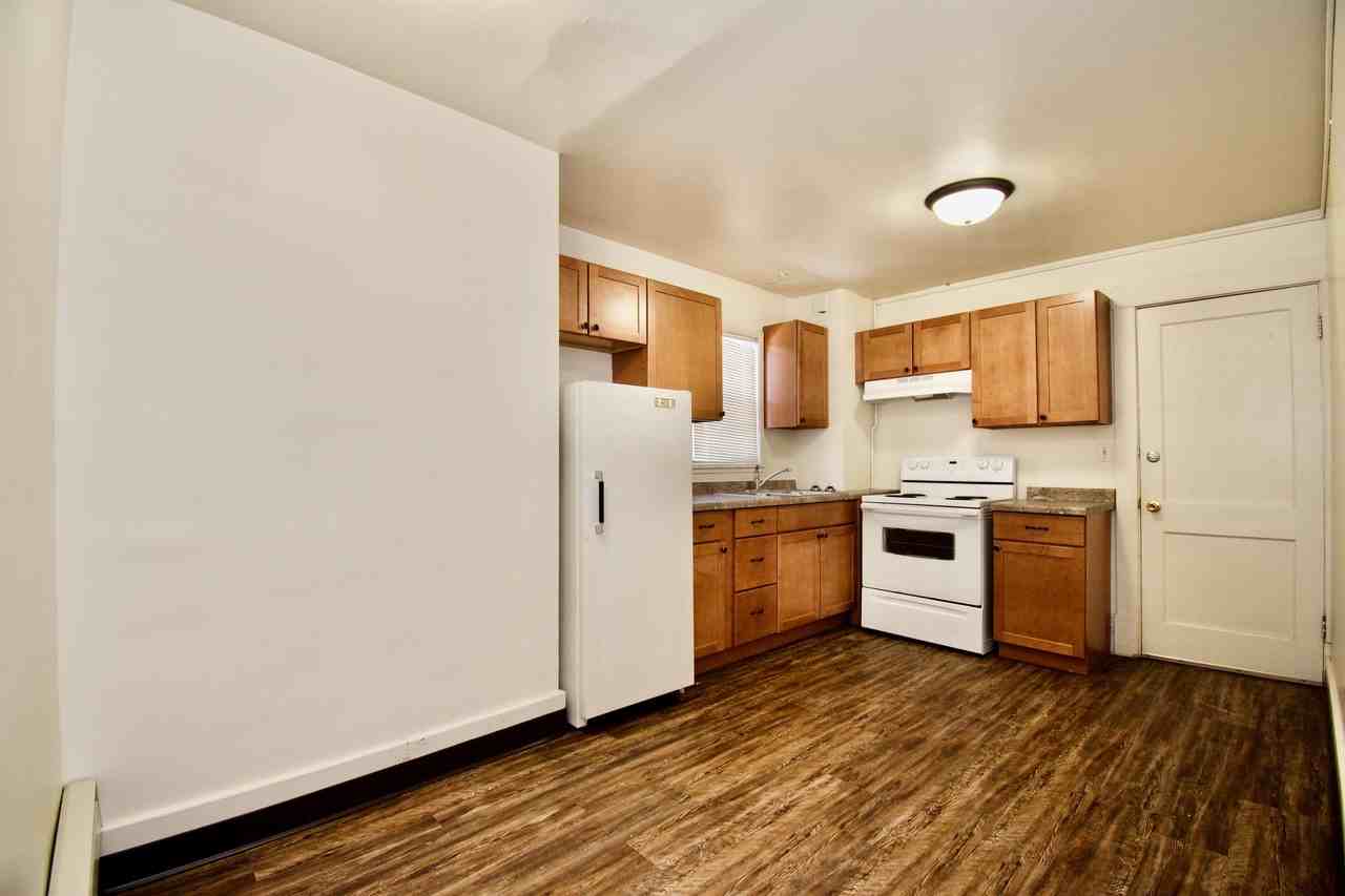 1226-10 - Photo 3 of 7