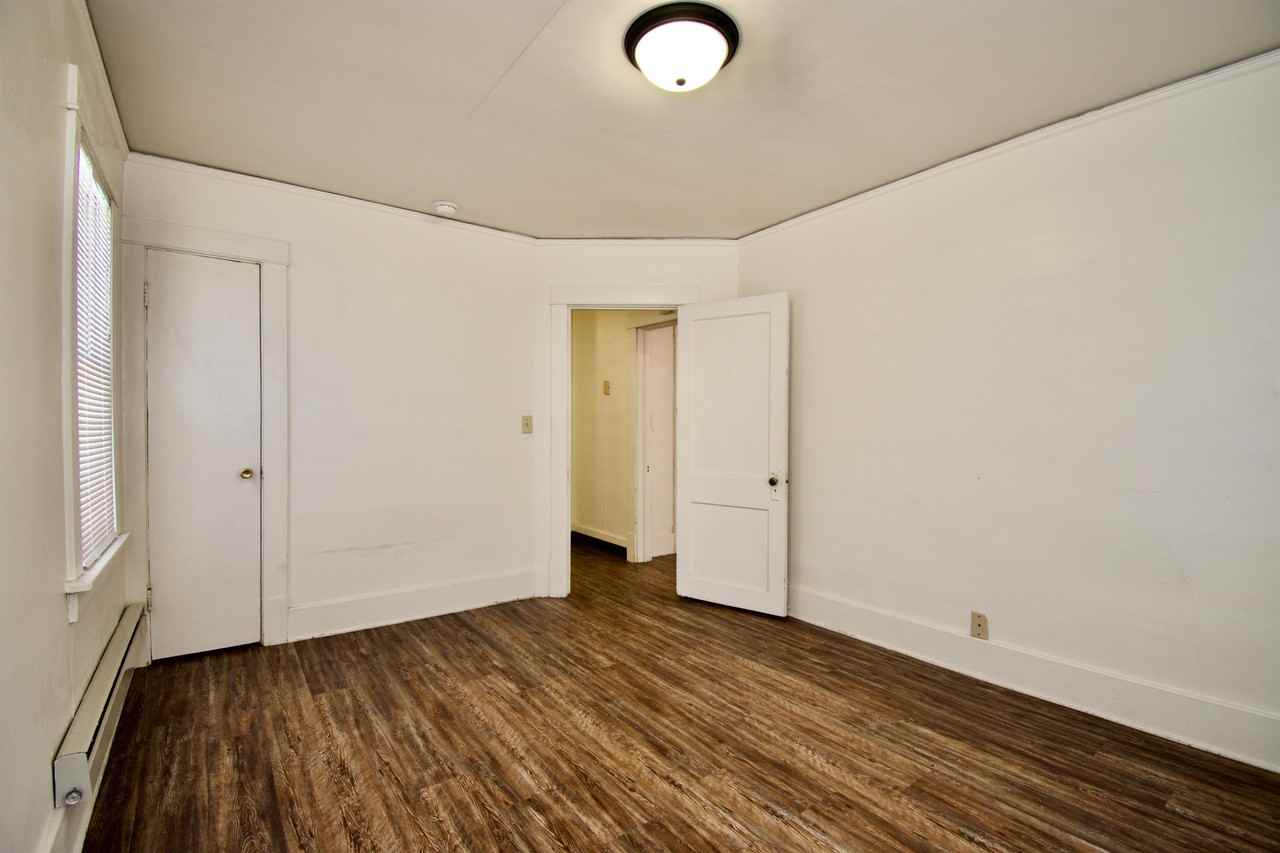 1226-10 - Photo 4 of 7