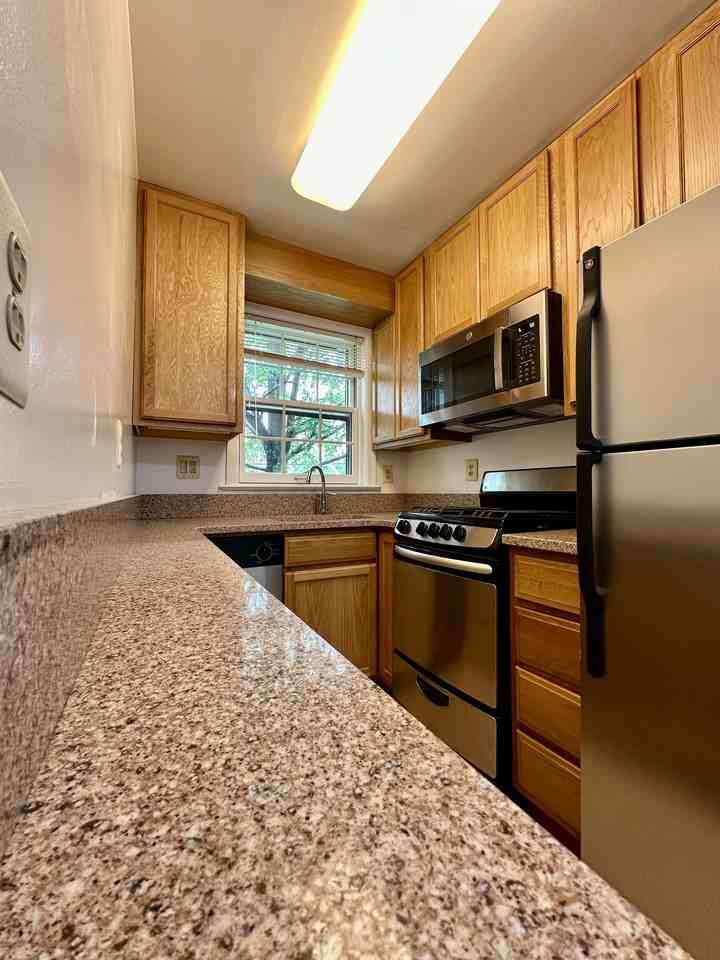 906 Jefferson Street - Photo 6 of 28