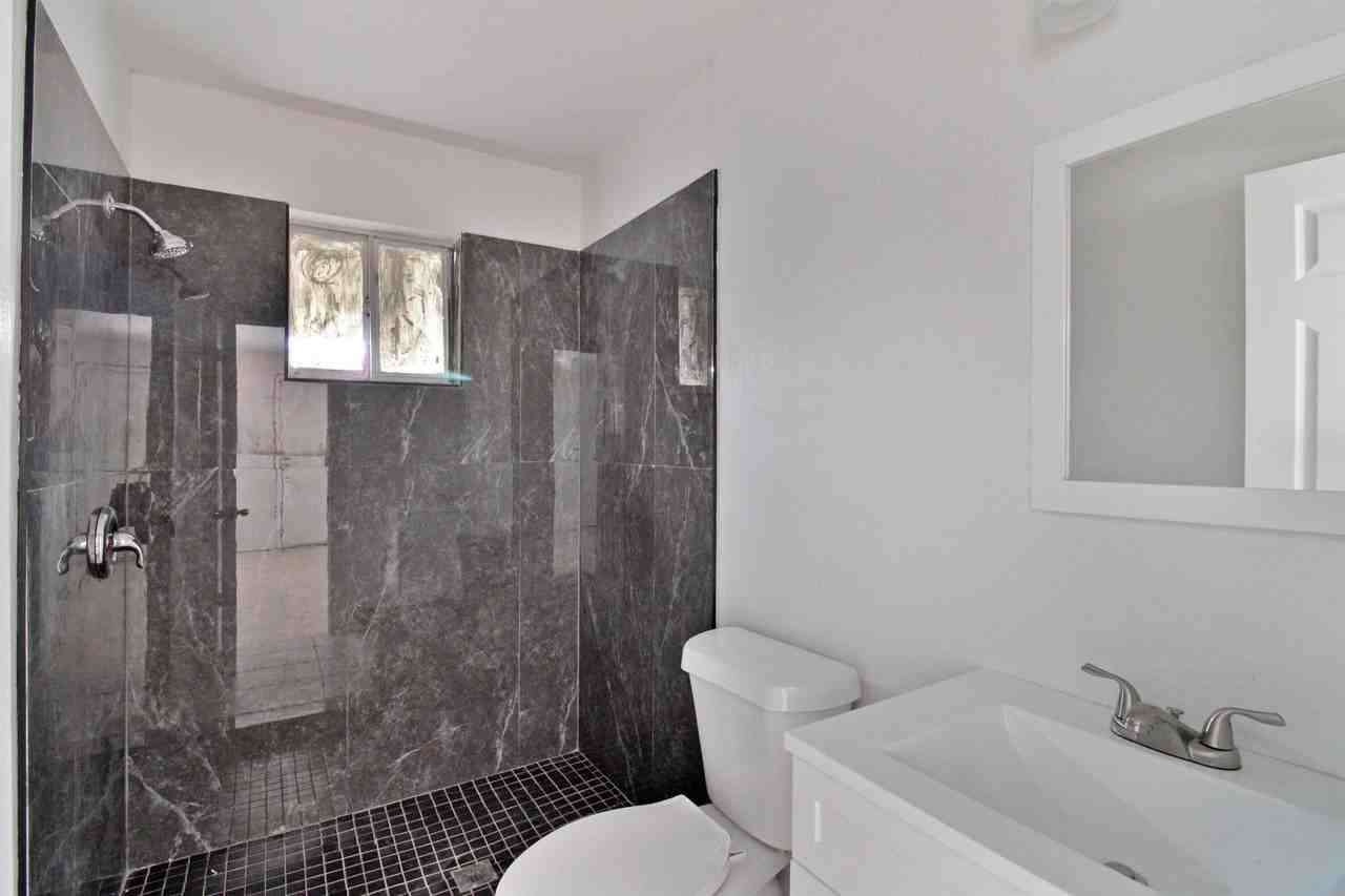 3813 North 8th Court - Photo 4 of 17