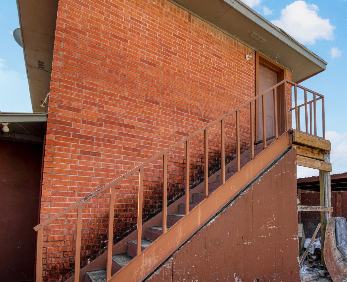 3813 North 8th Court - Photo 5 of 17