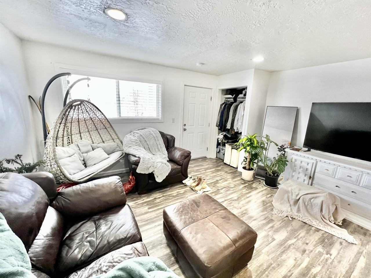 Logan Canyon Apartments - Photo 3 of 29