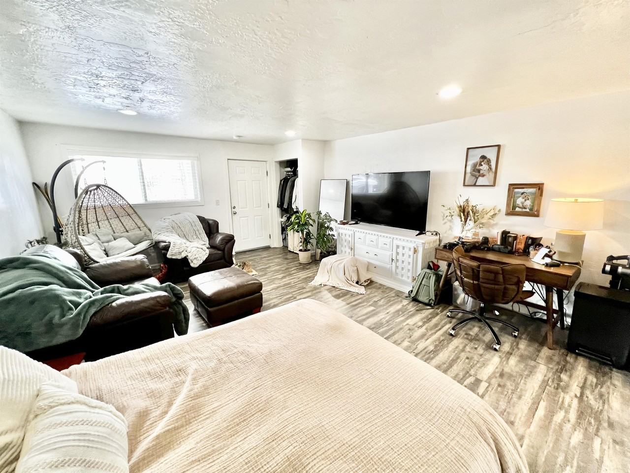 Logan Canyon Apartments - Photo 5 of 29