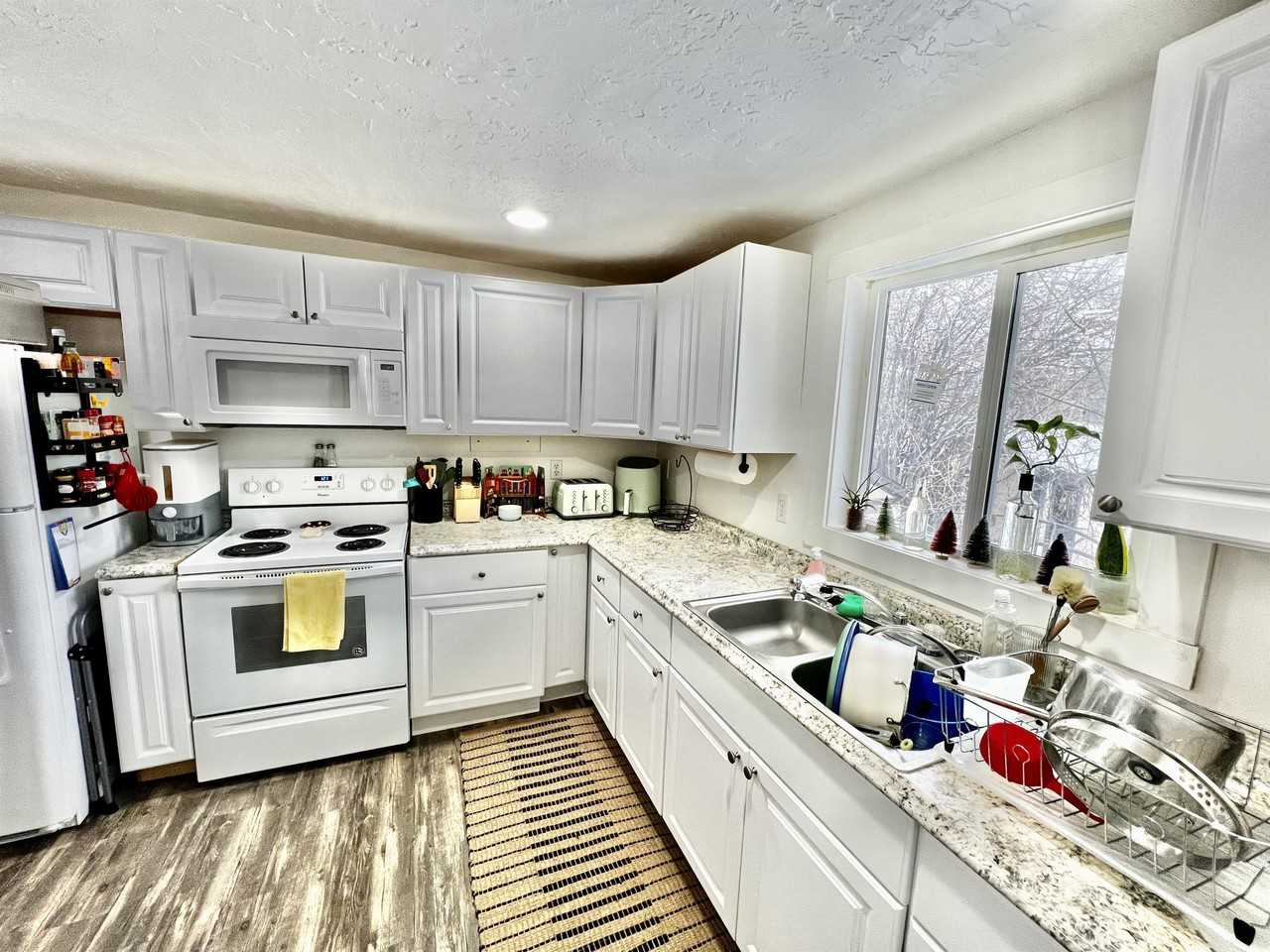 Logan Canyon Apartments - Photo 6 of 29