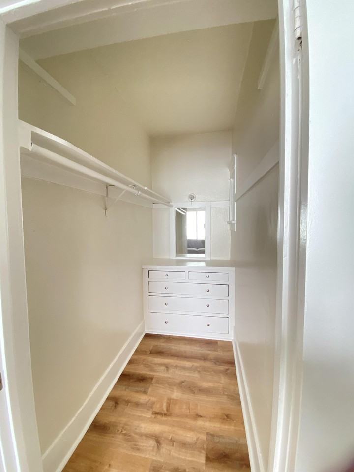 CA-40 Alamitos Avenue - Photo 5 of 33