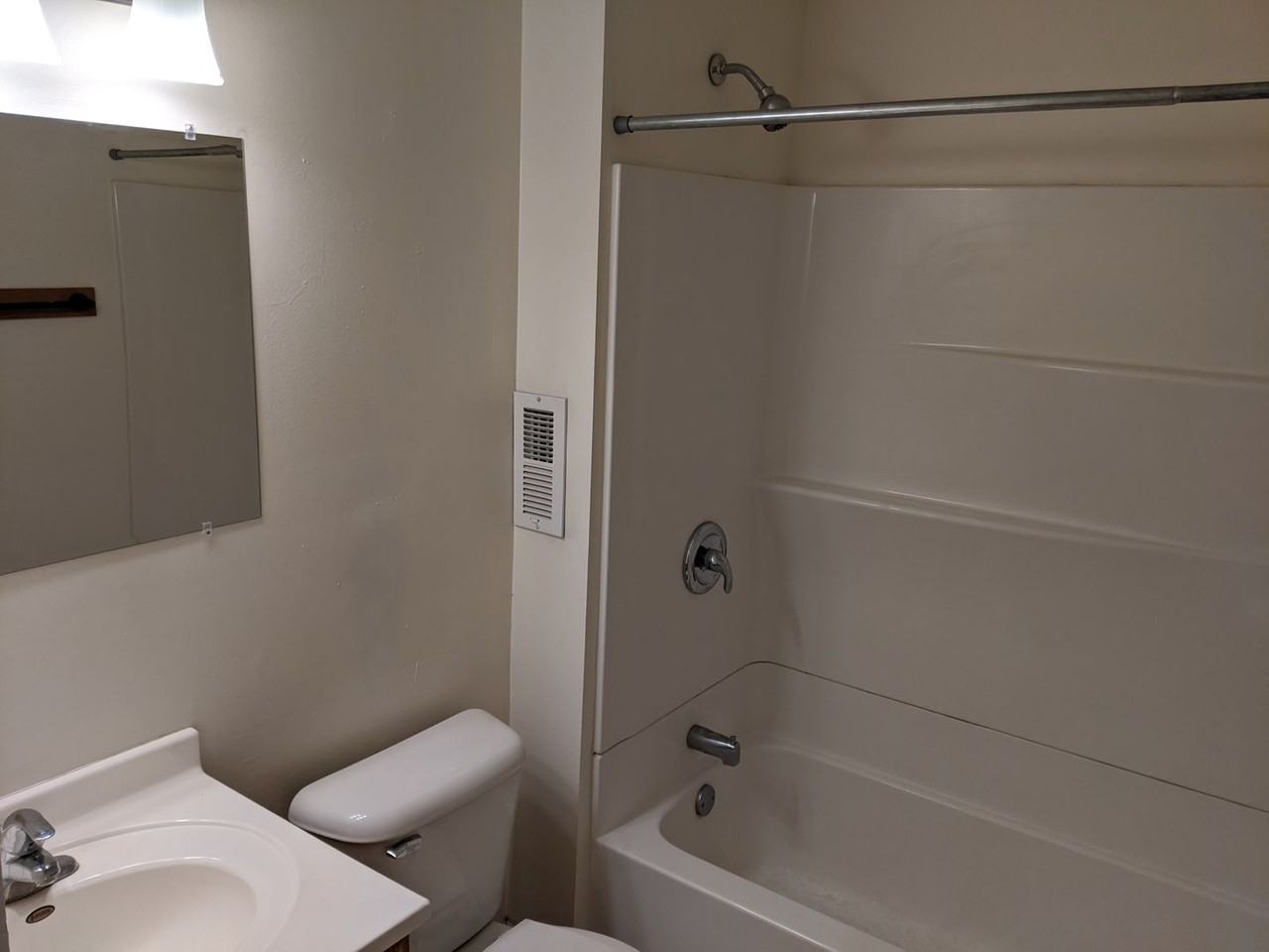 358 Augusta Ave - Photo 3 of 14