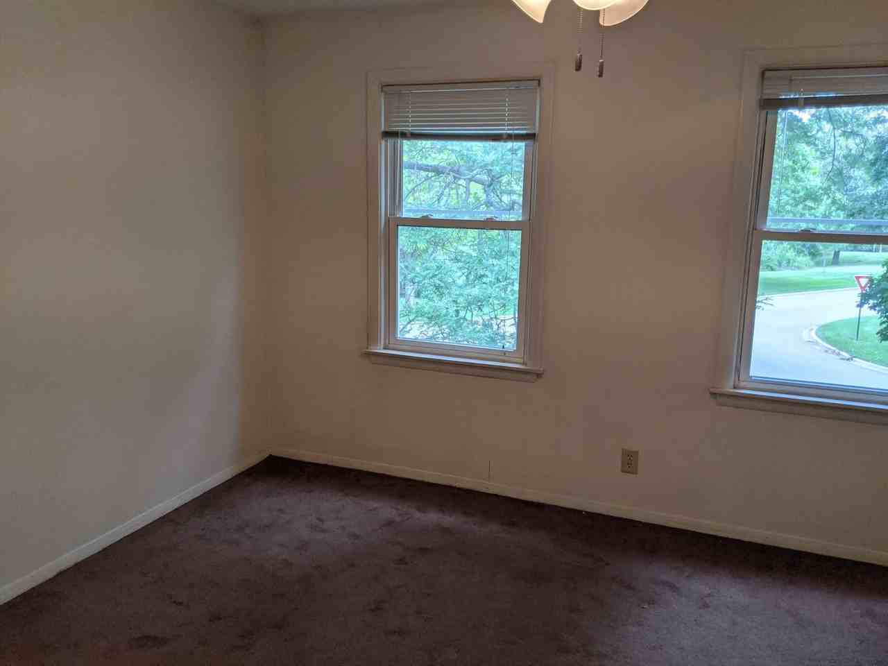 358 Augusta Ave - Photo 4 of 14