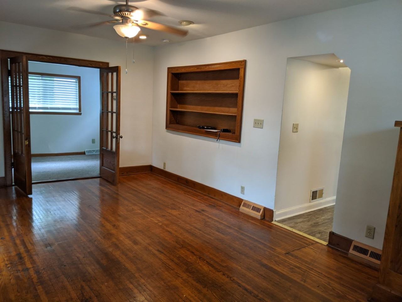 358 Augusta Ave - Photo 7 of 14