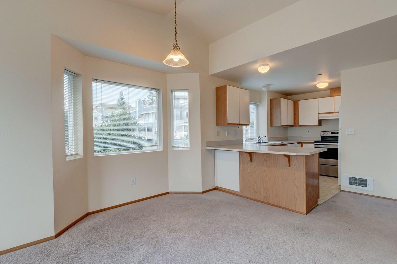485 Sw Bayshore Dr Apt D303 - Photo 5 of 20