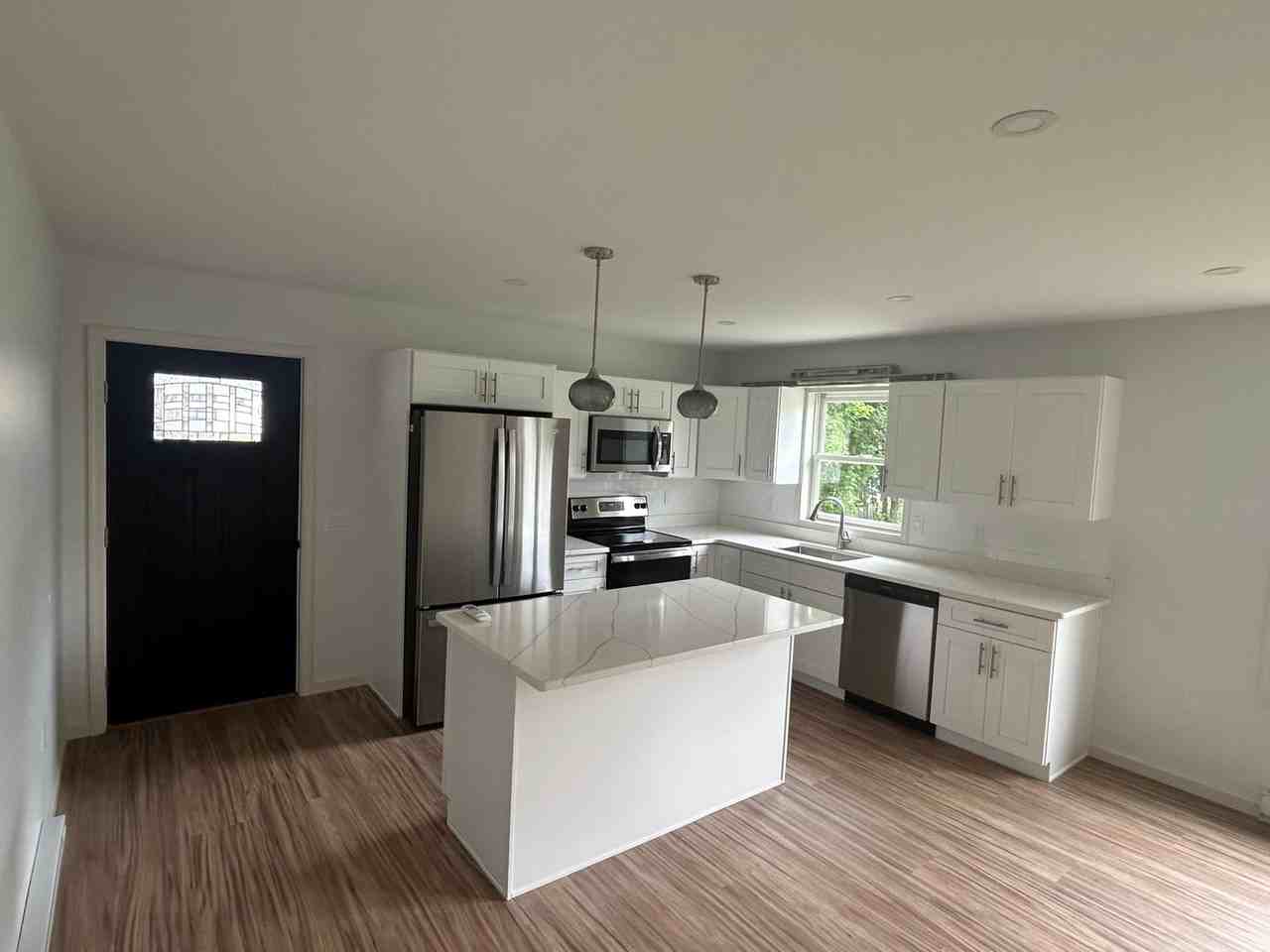 97 Lincoln Street - Photo 2 of 11