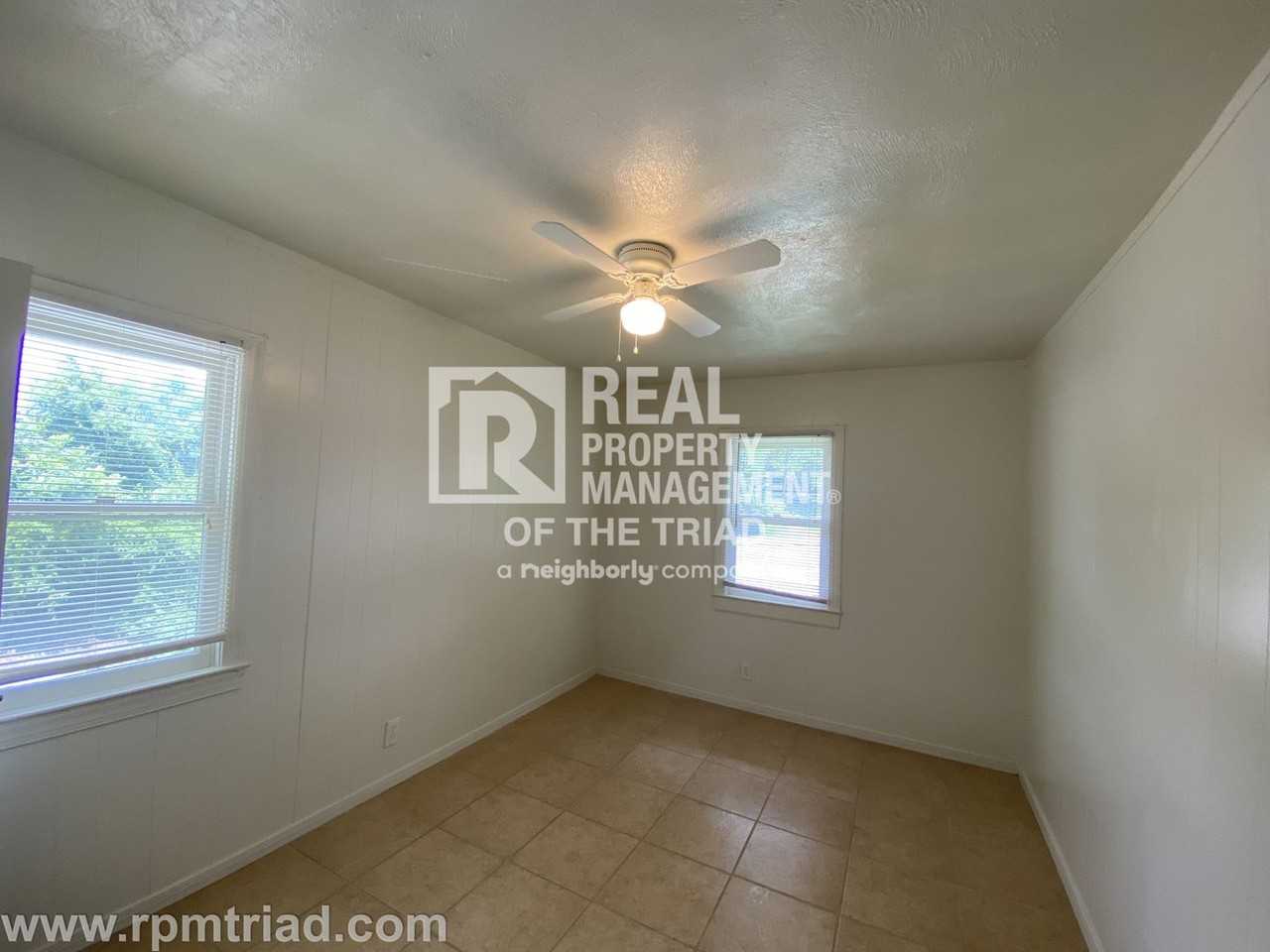 1514 Gholson Ave - Photo 2 of 20