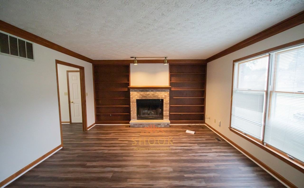 109 E Pine Ave - Photo 4 of 14