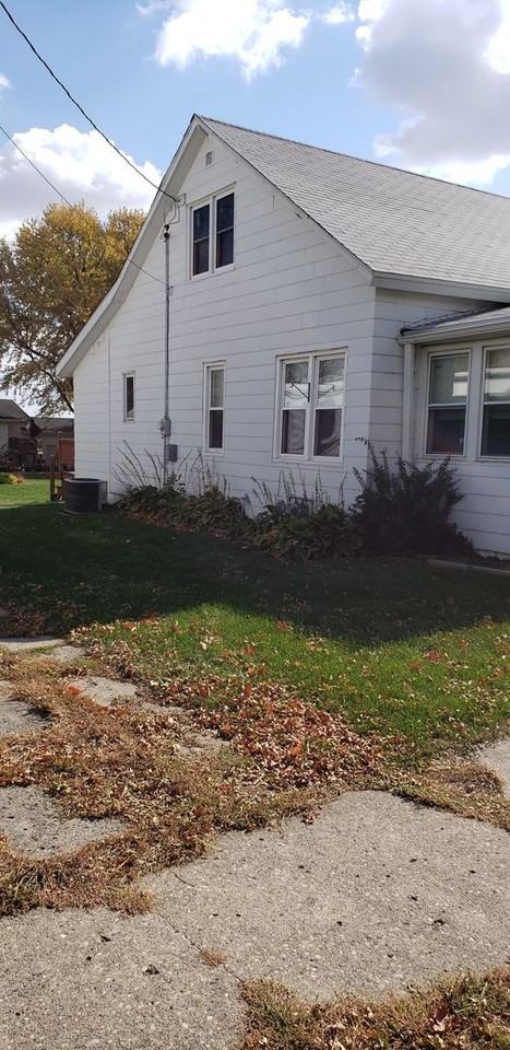 510 1st St - Photo 2 of 25