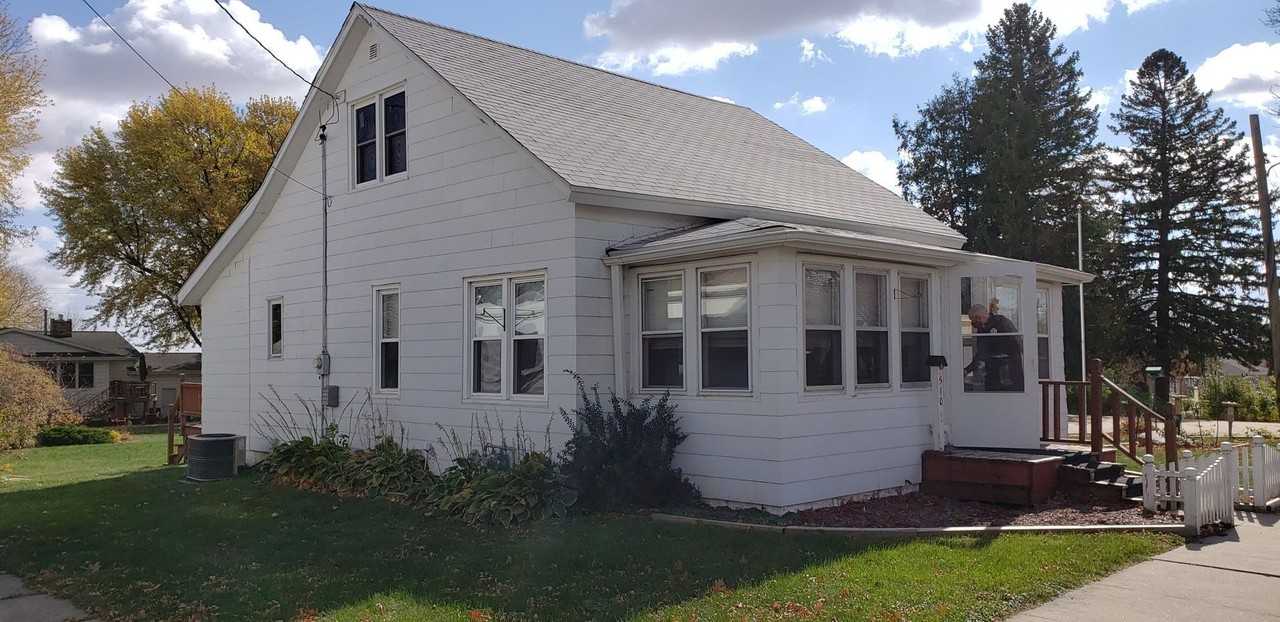 510 1st St - Photo 3 of 25