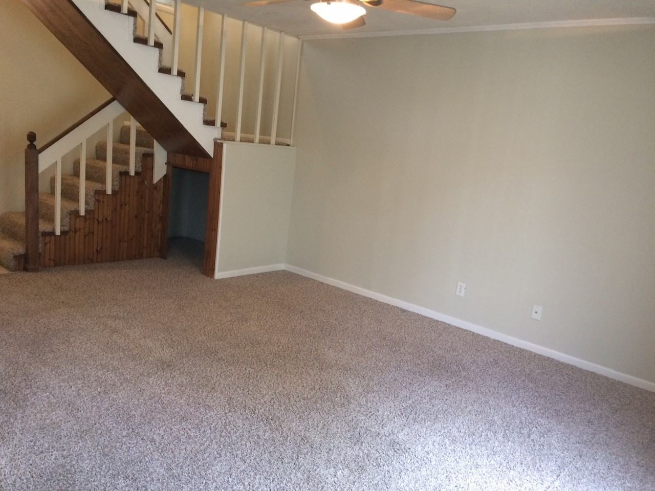 1905 Blackthorn Dr - Photo 2 of 10
