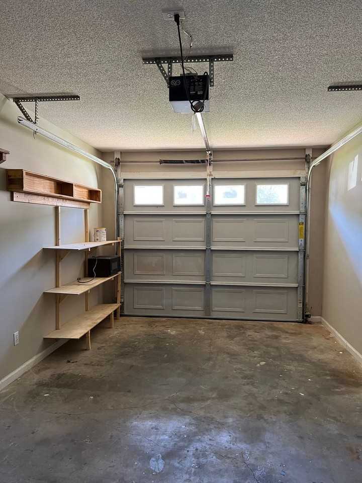 320 Candlebrook Dr - Photo 4 of 17