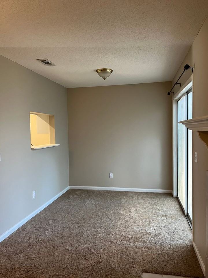 320 Candlebrook Dr - Photo 5 of 17