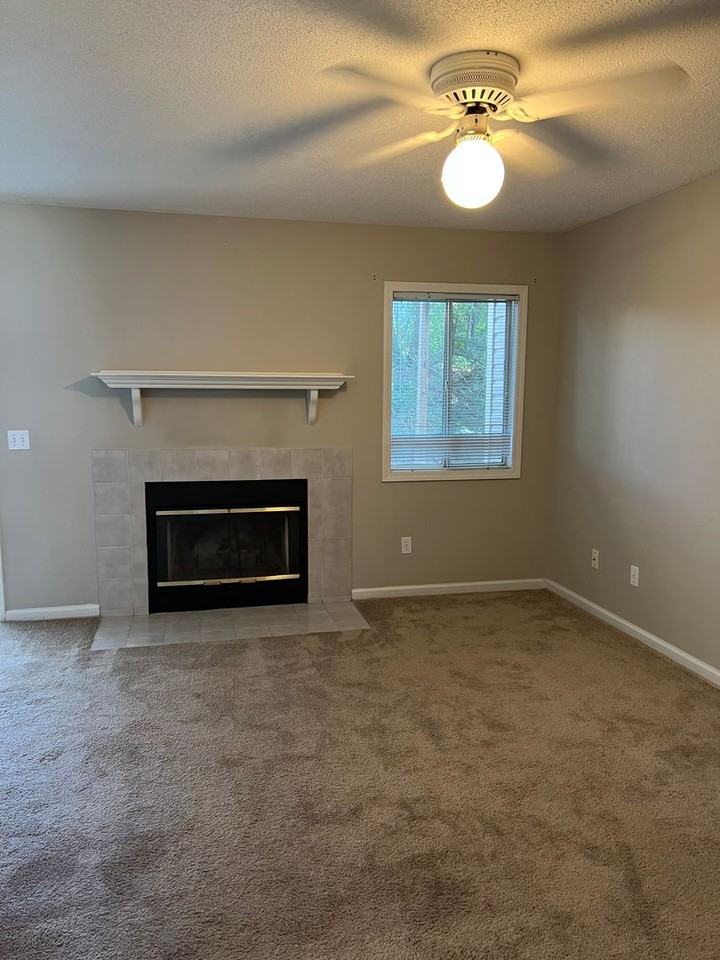 320 Candlebrook Dr - Photo 5 of 17