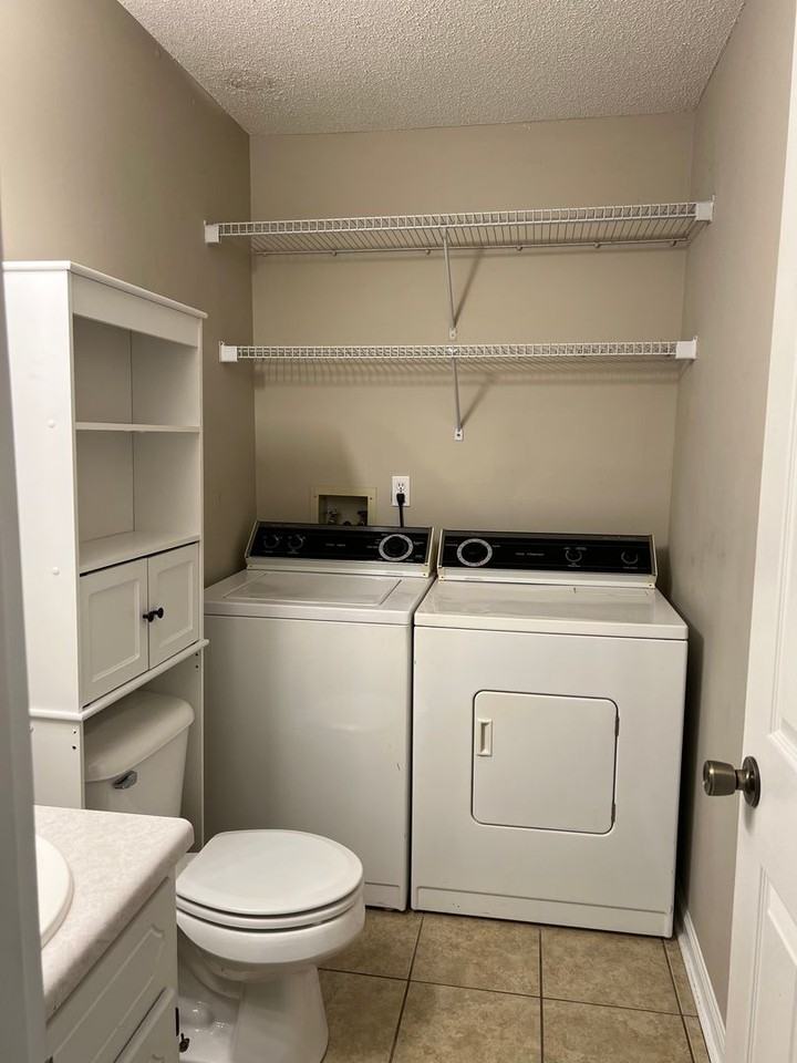 320 Candlebrook Dr - Photo 2 of 17