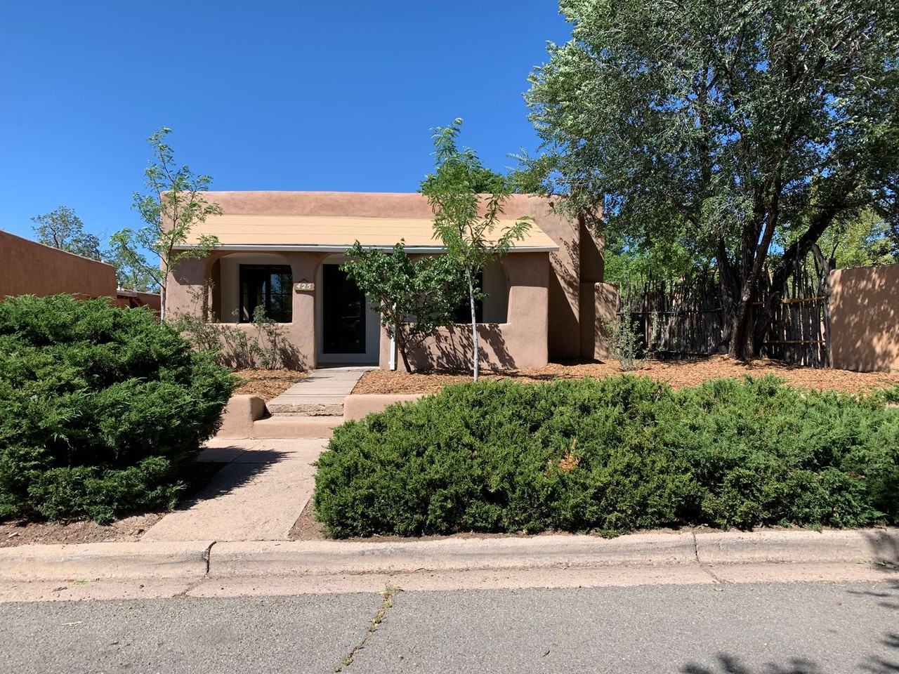 425 E Coronado Rd - Photo 3 of 9