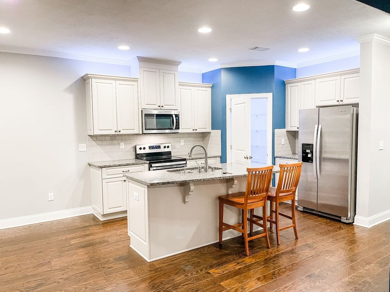 697 Red Cedar Ct - Photo 3 of 17
