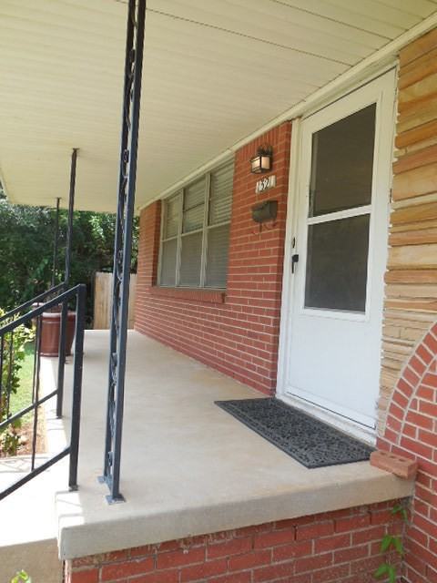 1321 Lindale Ave - Photo 3 of 17