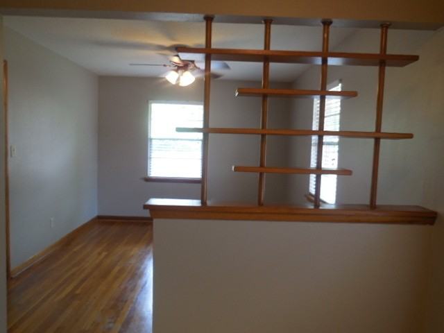 1321 Lindale Ave - Photo 4 of 17